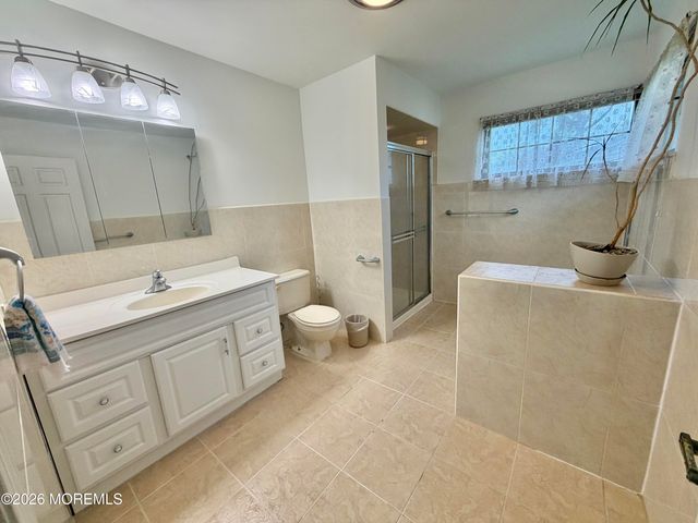 61 Peasley Drive, Marlboro, NJ 07746