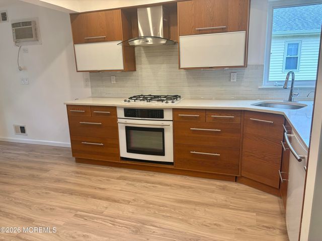 61 Peasley Drive, Marlboro, NJ 07746