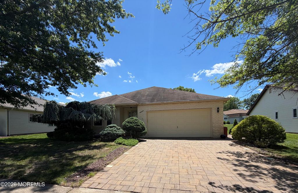 61 Peasley Drive, Marlboro, NJ 07746