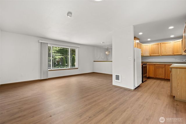 10410 206th Avenue E, Sumner, WA 98391