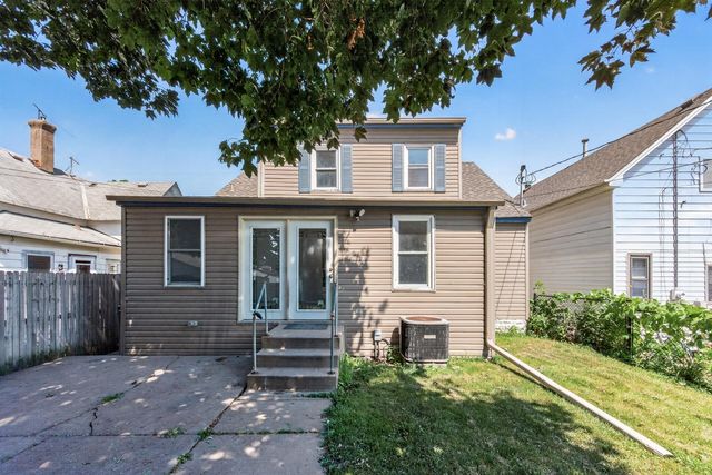 32 Maryland Avenue E, Saint Paul, MN 55117