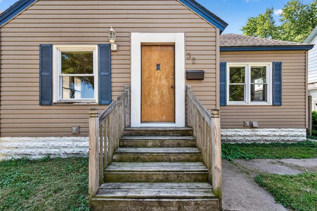 32 Maryland Avenue E, Saint Paul, MN 55117