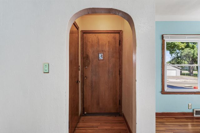 32 Maryland Avenue E, Saint Paul, MN 55117