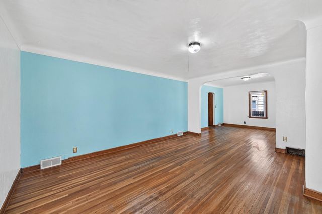 32 Maryland Avenue E, Saint Paul, MN 55117