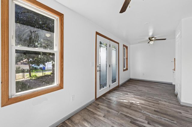 32 Maryland Avenue E, Saint Paul, MN 55117