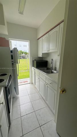 7920 East Dr 10, North Bay Village, FL 33141