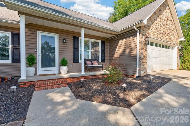 2 Hunters Creek Lane, Granite Falls, NC 28630