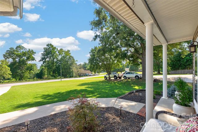 2 Hunters Creek Lane, Granite Falls, NC 28630
