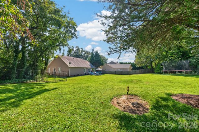 2 Hunters Creek Lane, Granite Falls, NC 28630
