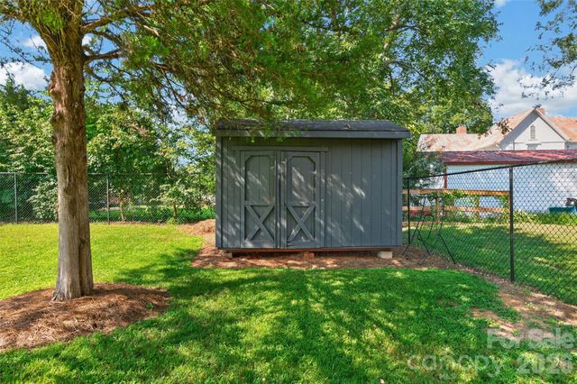 2 Hunters Creek Lane, Granite Falls, NC 28630