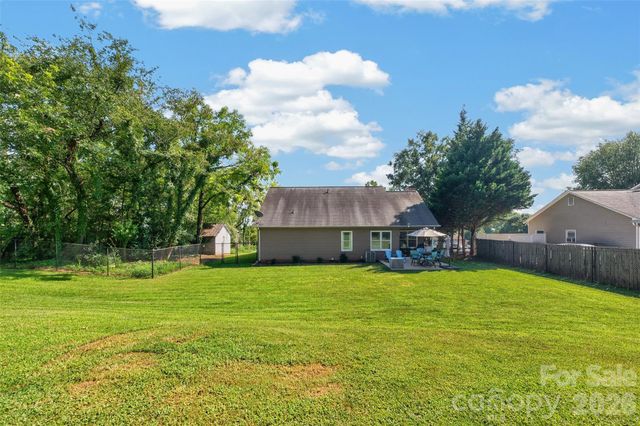 2 Hunters Creek Lane, Granite Falls, NC 28630