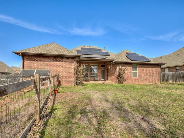 1138 Fox Run Lane, Blanchard, OK 73010