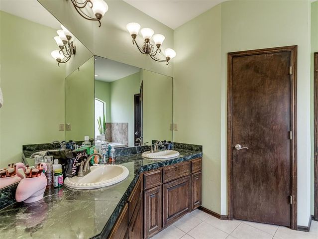 1138 Fox Run Lane, Blanchard, OK 73010