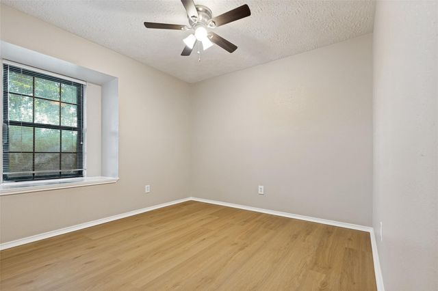 1009 Canyon Springs Drive, La Porte, TX 77571