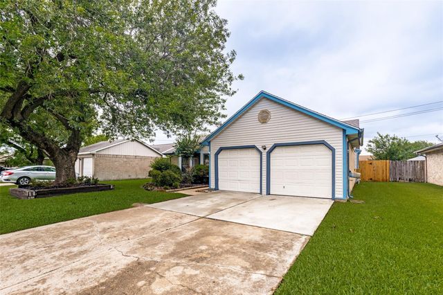 1009 Canyon Springs Drive, La Porte, TX 77571