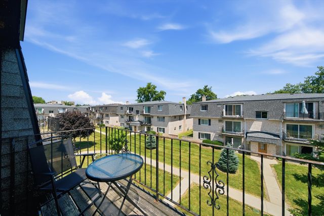 1311 N Baldwin Court 3A, Palatine, IL 60074