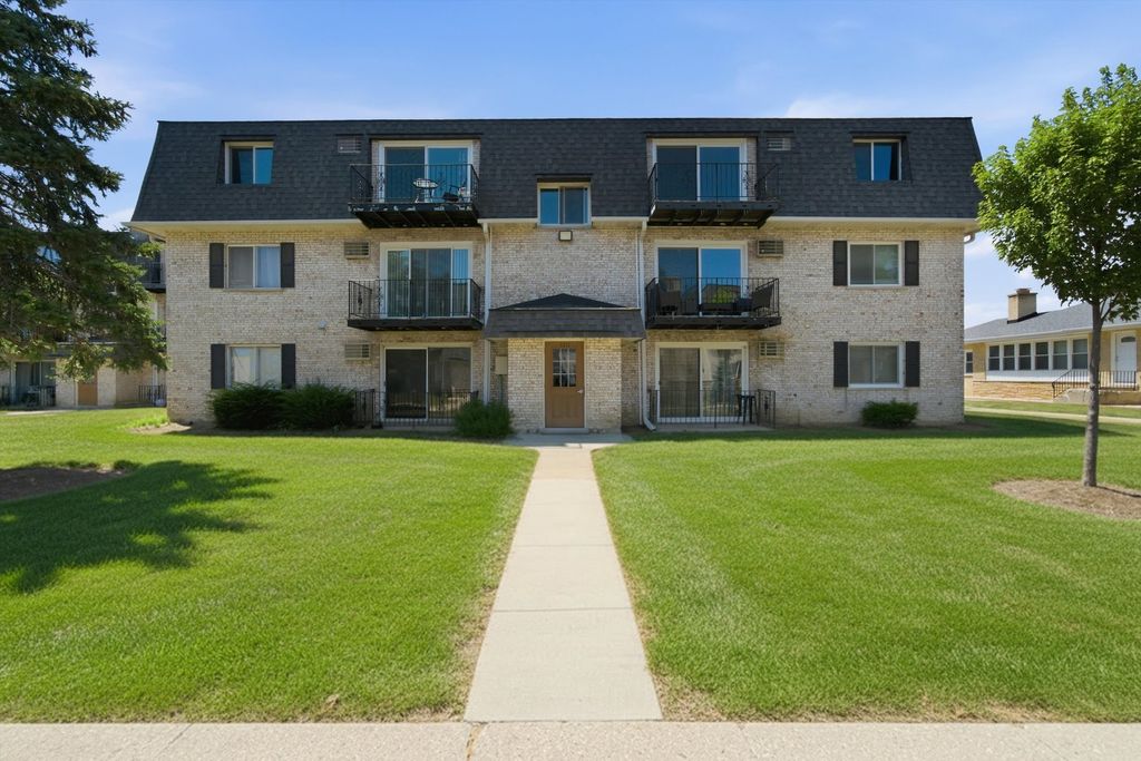 1311 N Baldwin Court 3A, Palatine, IL 60074