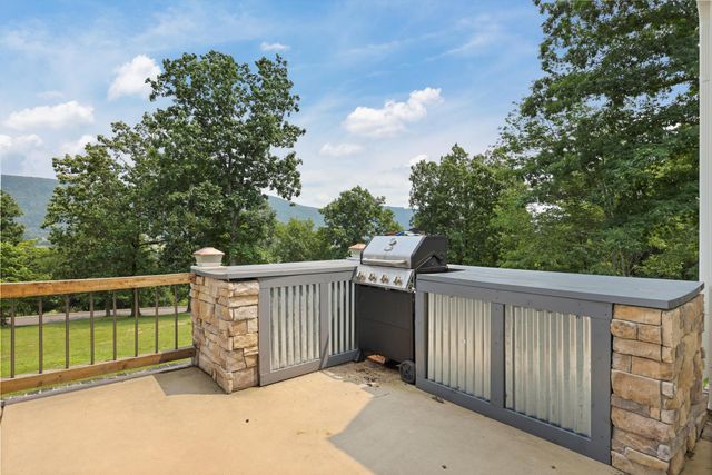 300 Skyhigh Drive, Dunlap, TN 37327