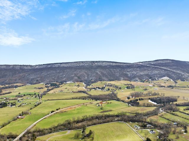 300 Skyhigh Drive, Dunlap, TN 37327