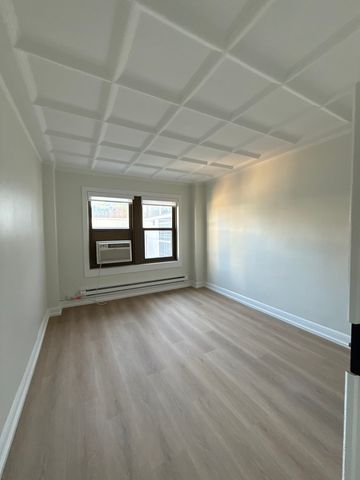 1211 N LASALLE Street 901, Chicago, IL 60610