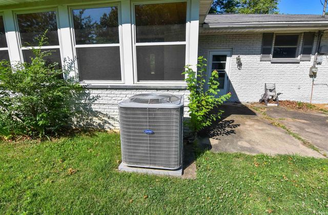 5721 Twickingham Court, Evansville, IN 47711
