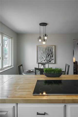 1253 Earlford Dr, Whitehall, PA 15227