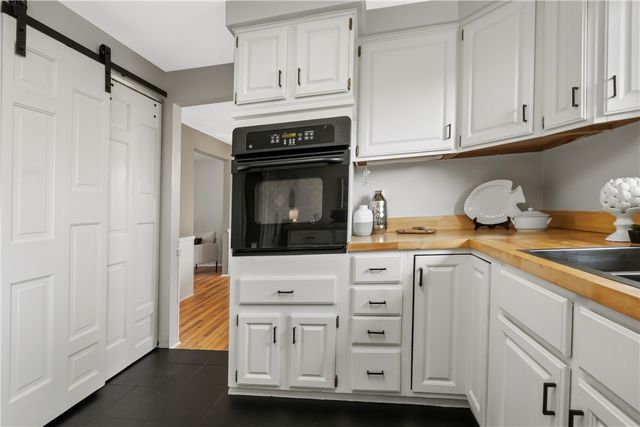 1253 Earlford Dr, Whitehall, PA 15227