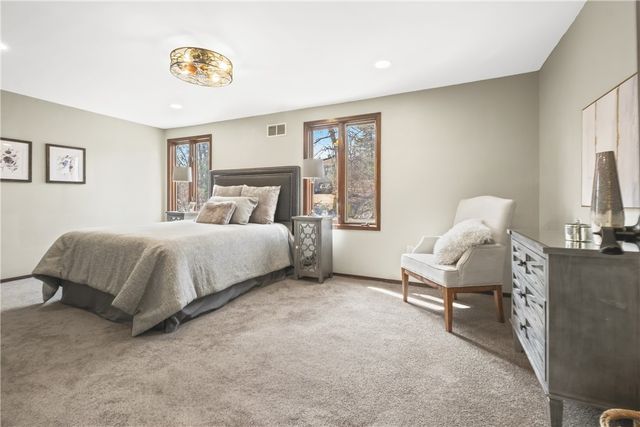 1253 Earlford Dr, Whitehall, PA 15227