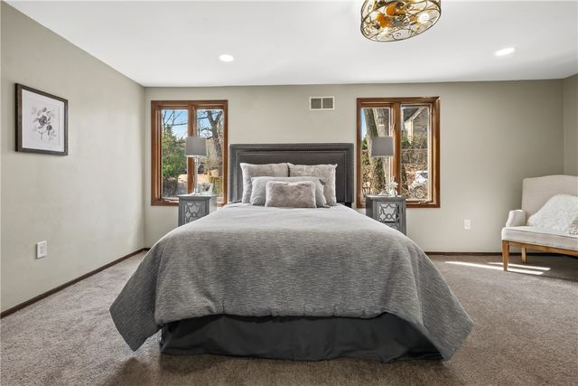 1253 Earlford Dr, Whitehall, PA 15227