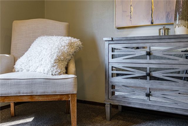 1253 Earlford Dr, Whitehall, PA 15227