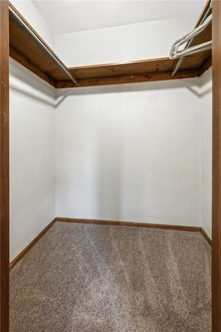 1253 Earlford Dr, Whitehall, PA 15227