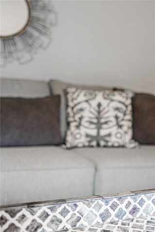 1253 Earlford Dr, Whitehall, PA 15227