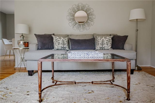 1253 Earlford Dr, Whitehall, PA 15227