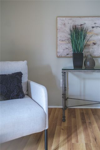 1253 Earlford Dr, Whitehall, PA 15227