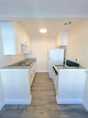 2115 Placentia Avenue 4, Costa Mesa, CA 92627