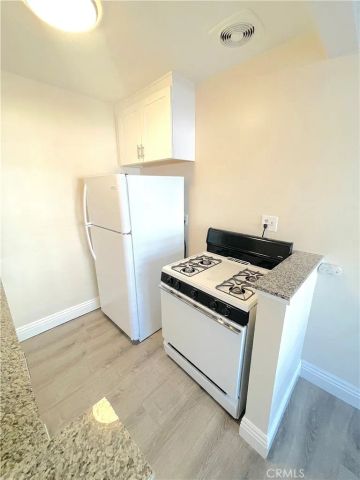 2115 Placentia Avenue 4, Costa Mesa, CA 92627