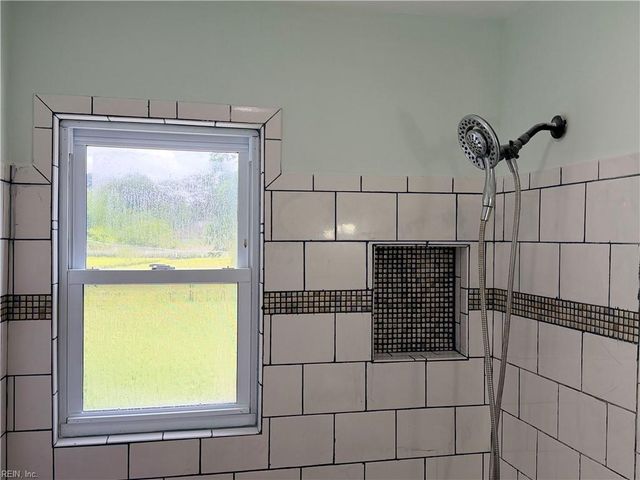 32 Foxgrape RD, Portsmouth, VA 23701