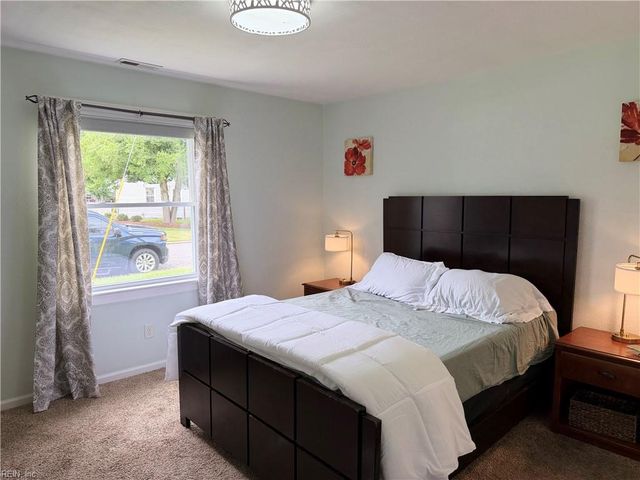 32 Foxgrape RD, Portsmouth, VA 23701