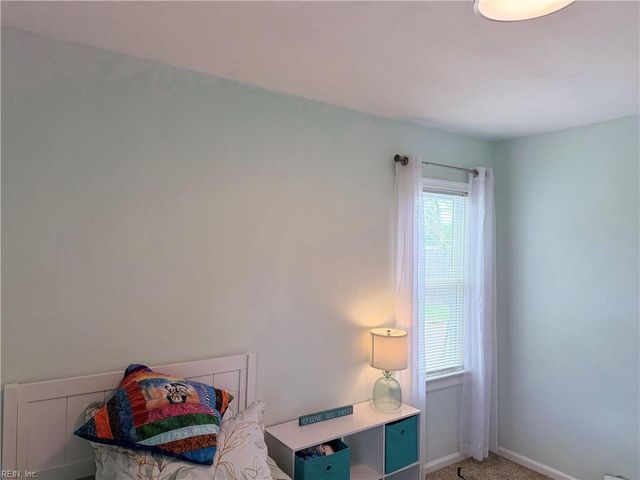 32 Foxgrape RD, Portsmouth, VA 23701