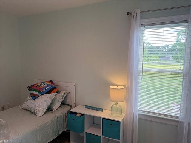 32 Foxgrape RD, Portsmouth, VA 23701
