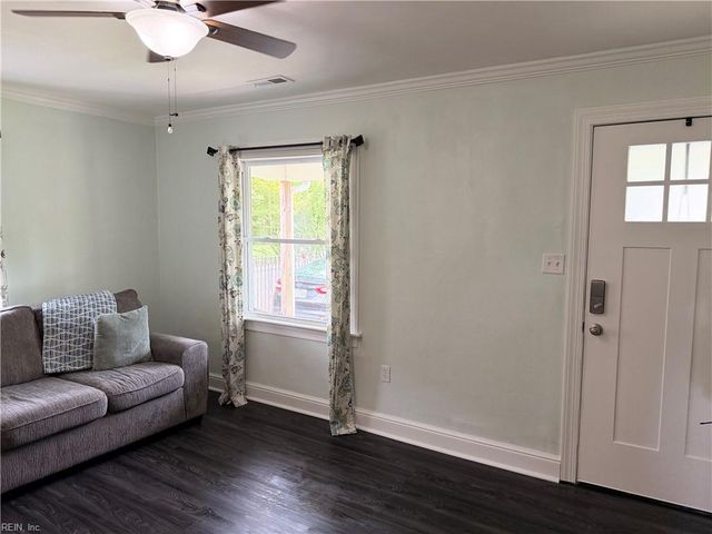 32 Foxgrape RD, Portsmouth, VA 23701