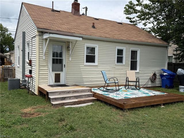 32 Foxgrape RD, Portsmouth, VA 23701