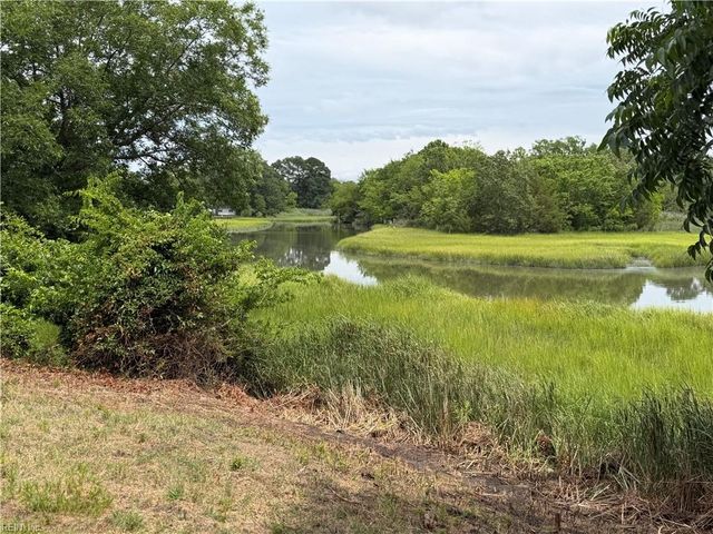 32 Foxgrape RD, Portsmouth, VA 23701