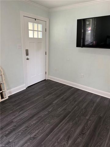 32 Foxgrape RD, Portsmouth, VA 23701