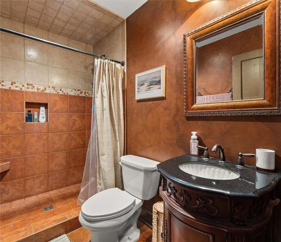 109 S Laurel Street, Walhalla, SC 29691