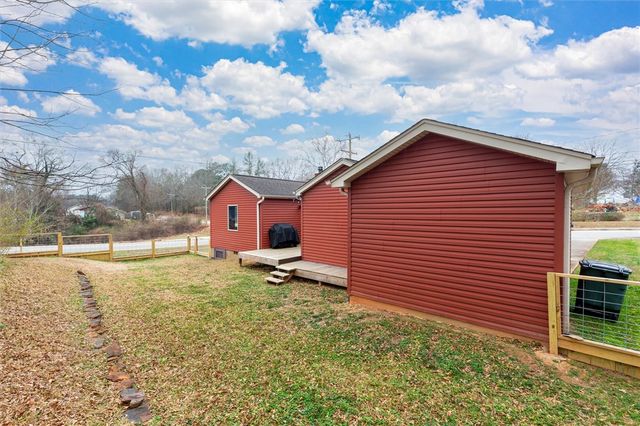 109 S Laurel Street, Walhalla, SC 29691