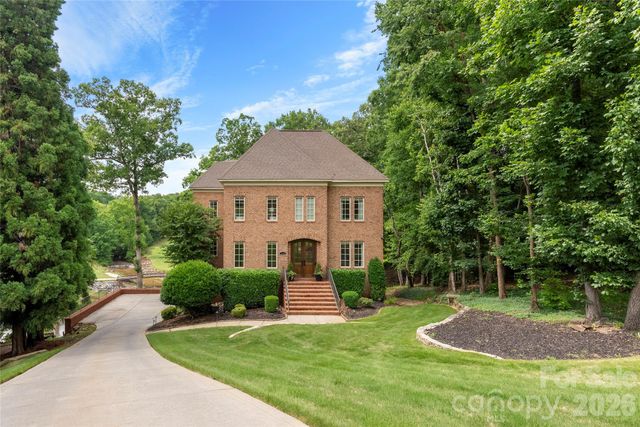 208 Tinkham Trail, Cramerton, NC 28032
