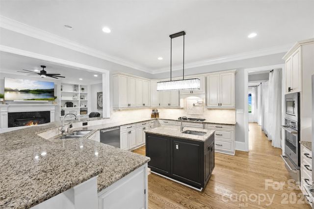 208 Tinkham Trail, Cramerton, NC 28032