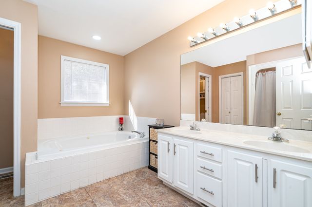 5221 Grand View Ln, Pleasant View, TN 37146