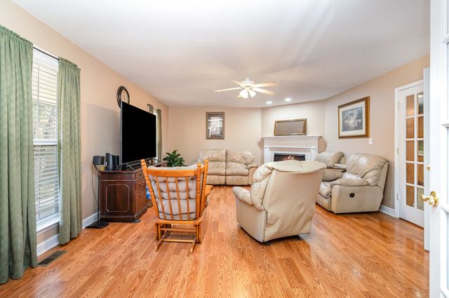 5221 Grand View Ln, Pleasant View, TN 37146